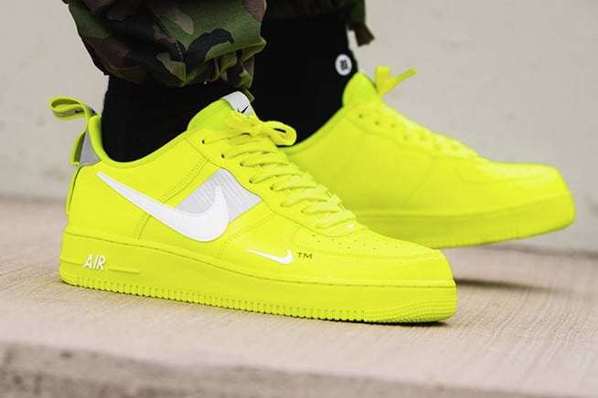 Nike Air Force 1'07 LV8 Utility Volt coolcuore